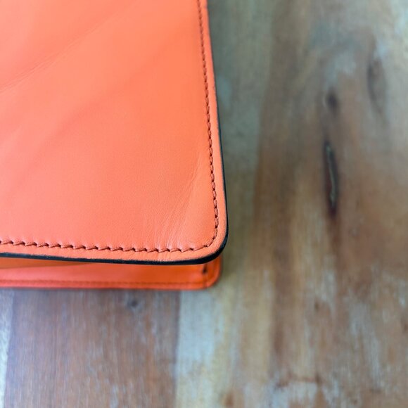 Gucci Leather Sylvie Web Orange Medium - Picture 5 of 16